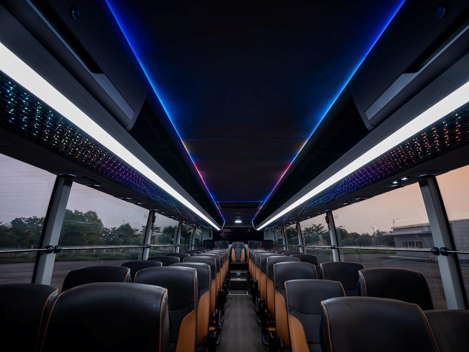 Xe khách 47 chỗ Hyundai Universe Prestige, giá từ 4,5 tỷ ra mắt tại Việt Nam - Ảnh 4