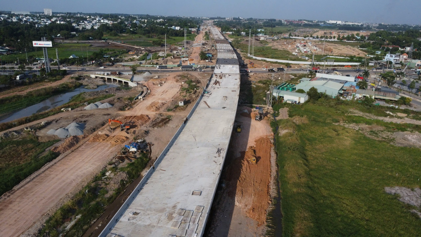 Toàn cảnh hai cầu vượt 'nghìn tỷ' trên đường Vành đai 3 TPHCM - Ảnh 6