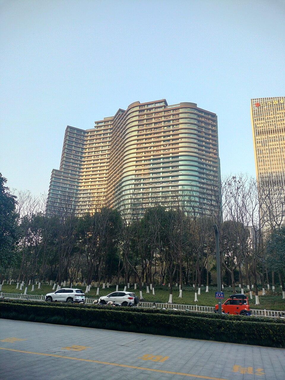 Cận cảnh khu dân cư lớn nhất thế giới, ai nhìn cũng phải thốt lên 2 chữ: Tiền đình! - Ảnh 1