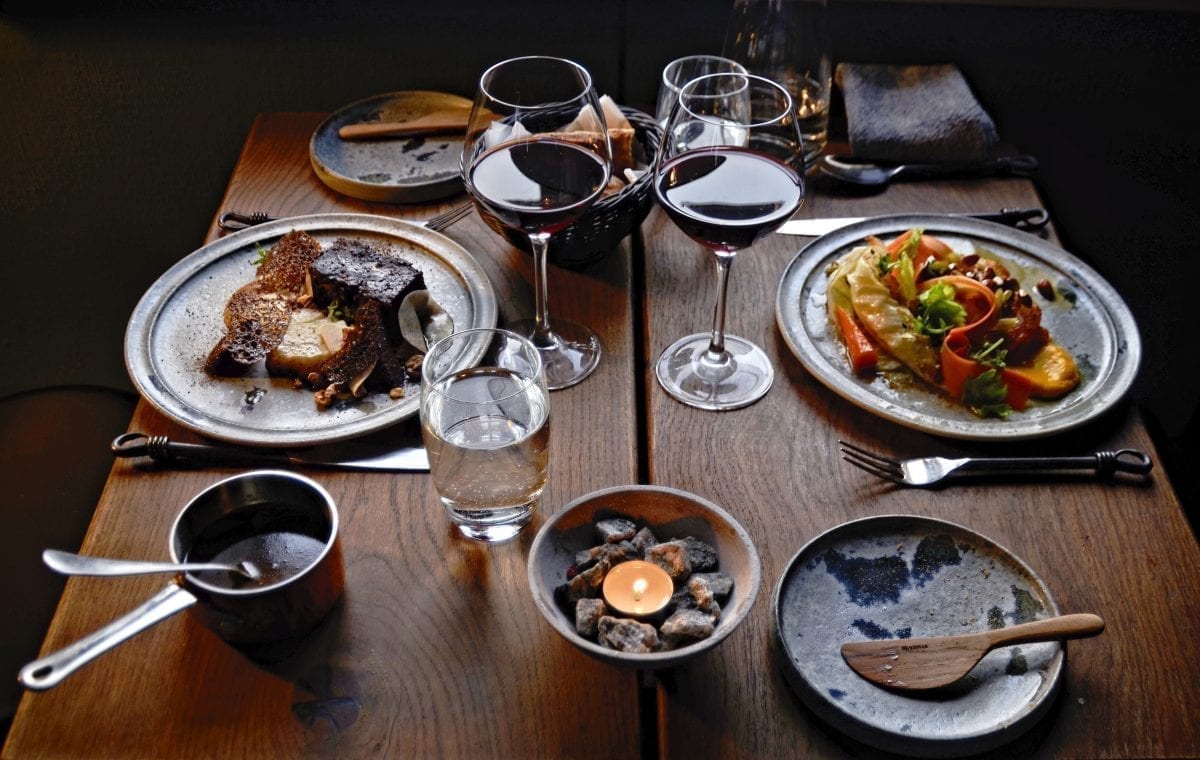 Cuộc sống không tưởng của người Greenland - Ảnh 3