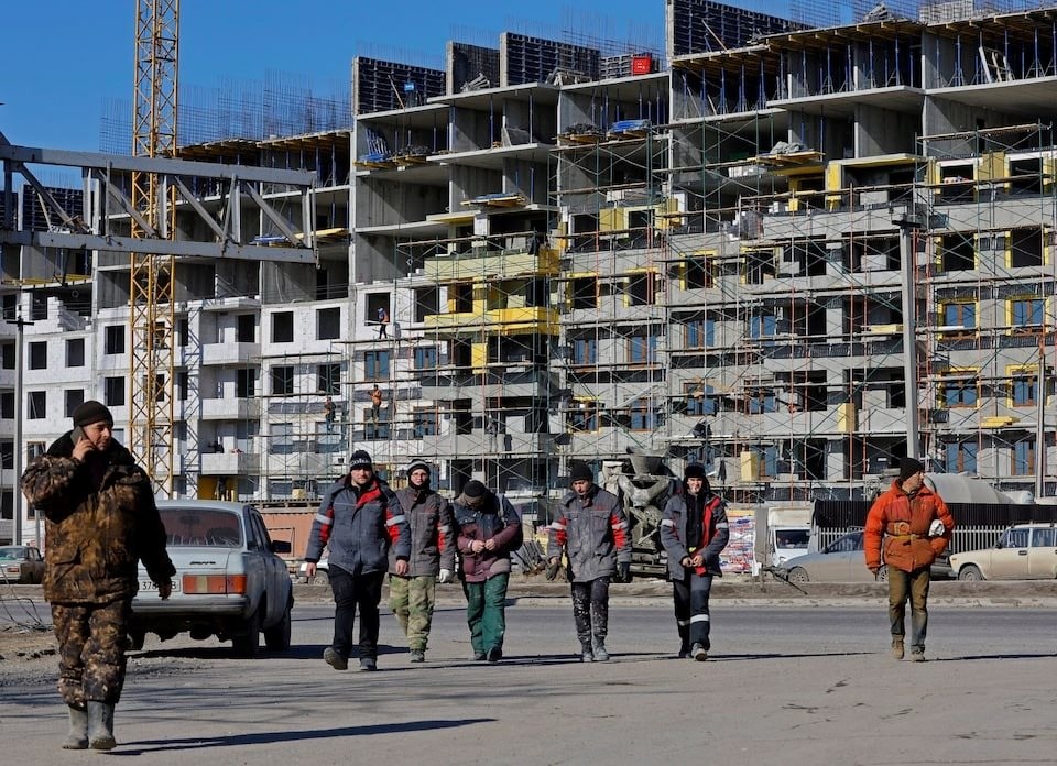 Gặp khó, Nga ‘bắt tay’ với nền kinh tế 4,5 nghìn tỷ USD, tìm cách xả bớt tiền của nước đối tác - Ảnh 1