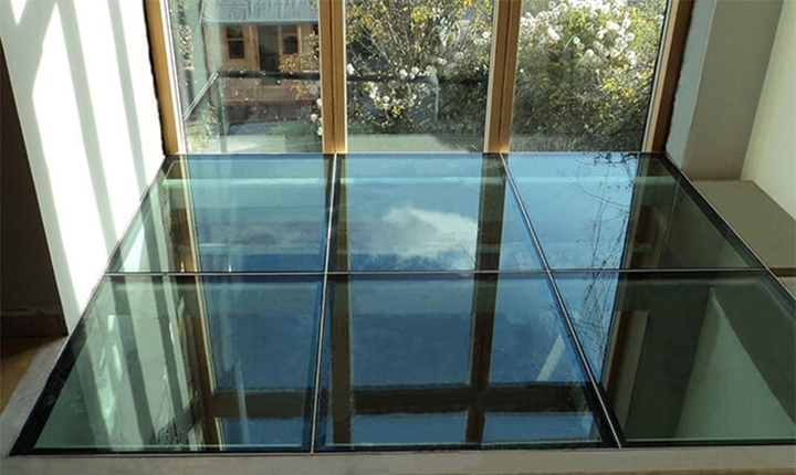 Có nên dùng kính cường lực thay thế sàn bê tông? - Ảnh 1