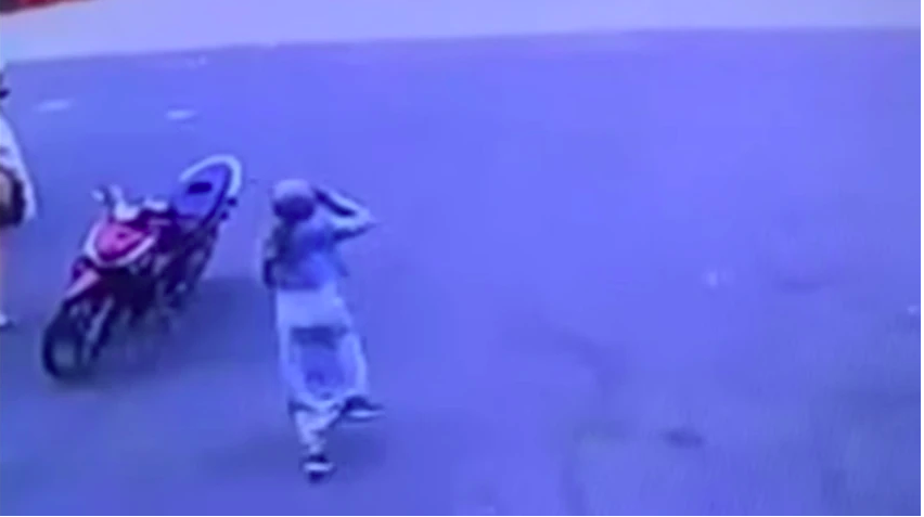 Người phụ nữ trộm vàng trắng trị giá 160 triệu bị bắt sau 7 giờ truy xét: Quá khứ bất hảo - Ảnh 2