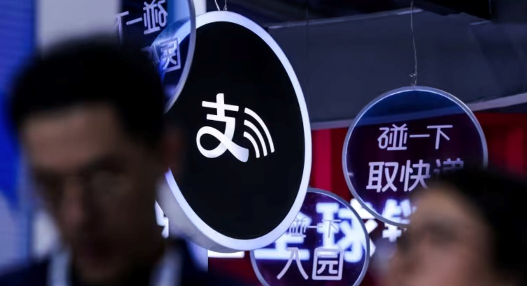 Chiếc điện thoại phơi bày hệ sinh thái phức tạp tại Trung Quốc: Bị ứng dụng ngân hàng từ chối giao dịch, Taobao, Alipay đồng loạt tẩy chay - Ảnh 1