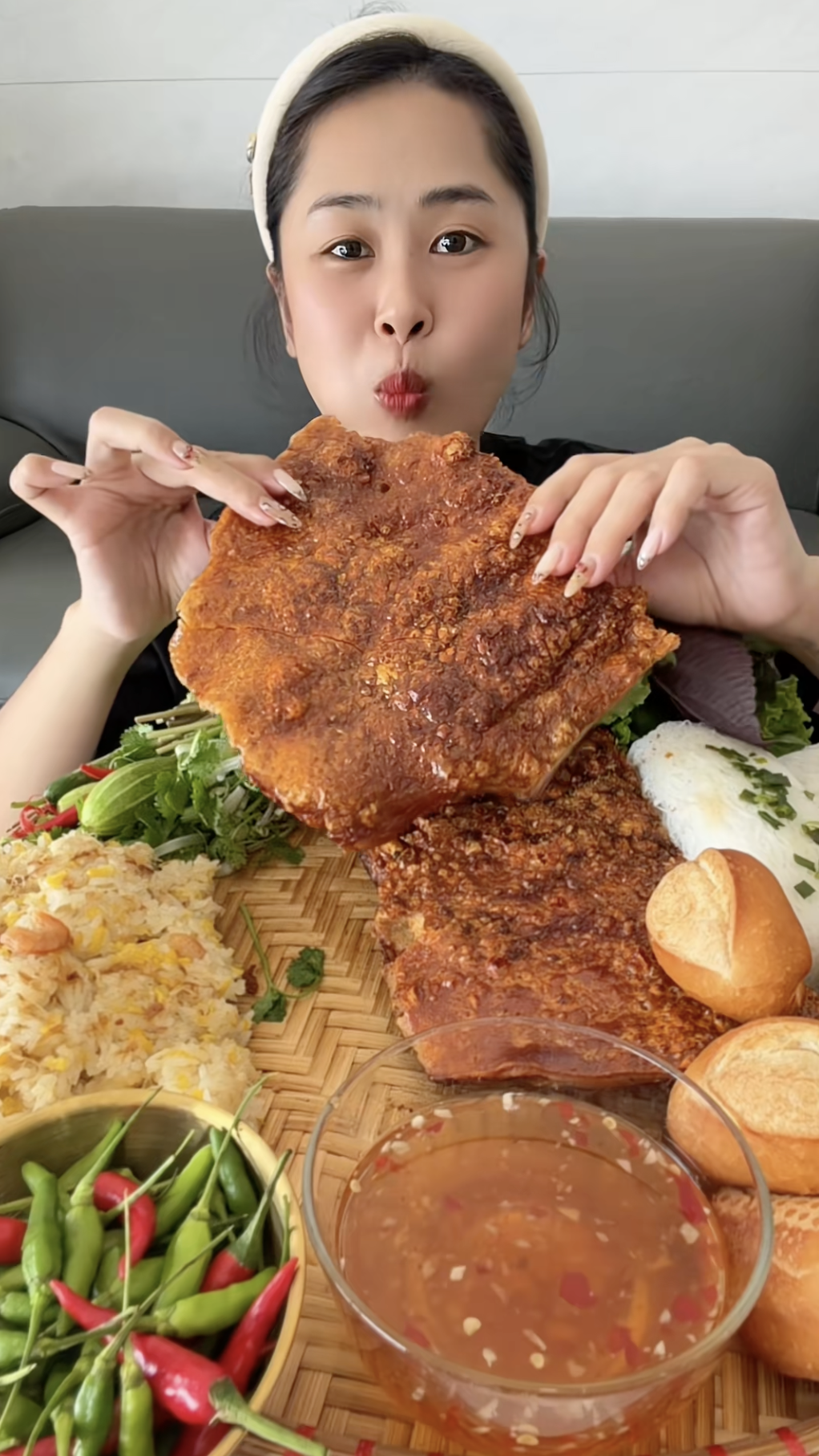 700k một ký heo quay dính nạc hot nhất Việt Nam đầu năm nay, ai ăn xong cũng tiếc đứt ruột! - Ảnh 4