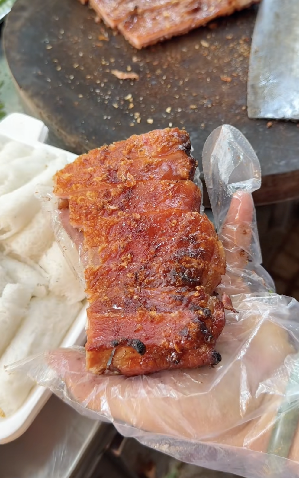 700k một ký heo quay dính nạc hot nhất Việt Nam đầu năm nay, ai ăn xong cũng tiếc đứt ruột! - Ảnh 9