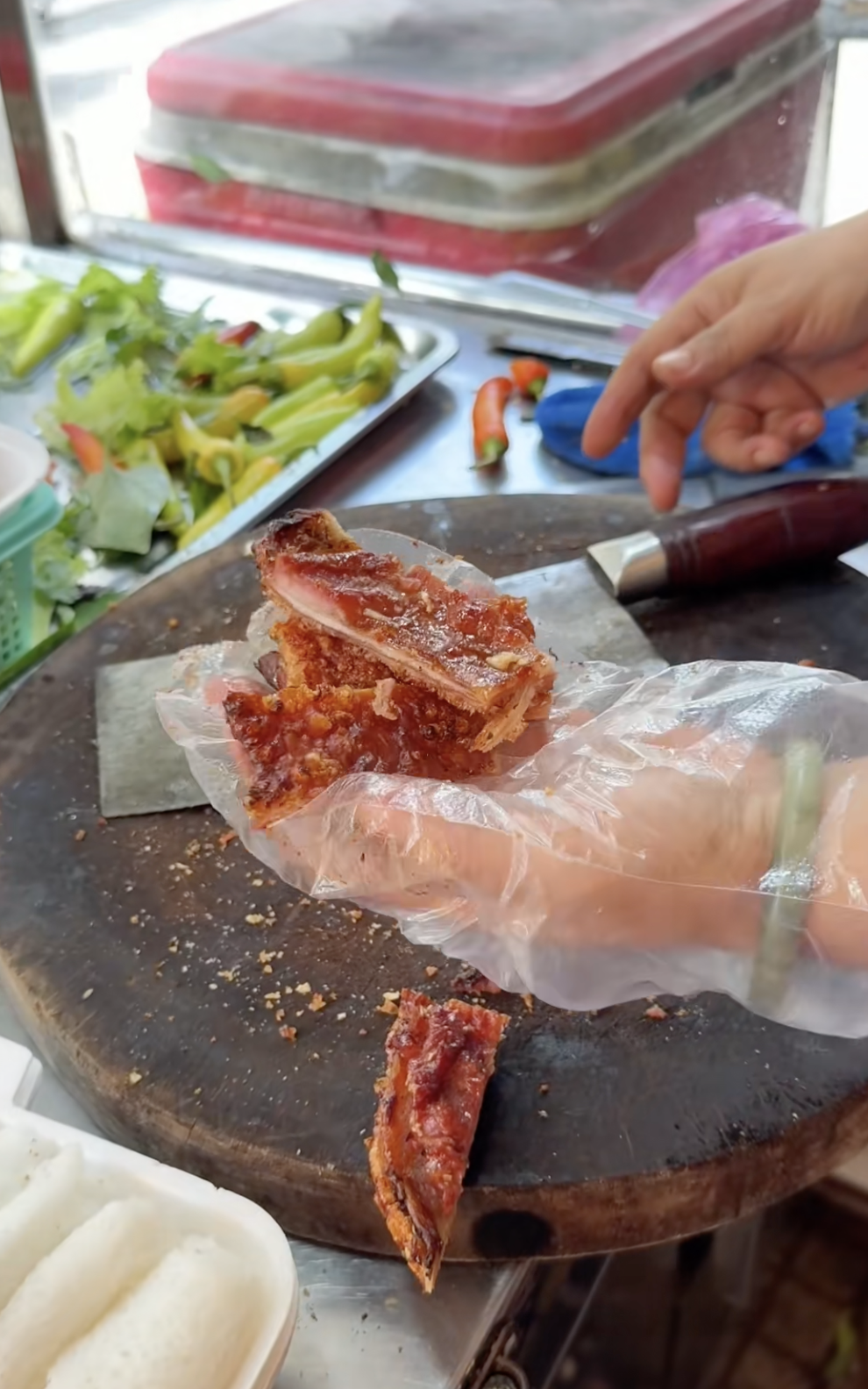 700k một ký heo quay dính nạc hot nhất Việt Nam đầu năm nay, ai ăn xong cũng tiếc đứt ruột! - Ảnh 10