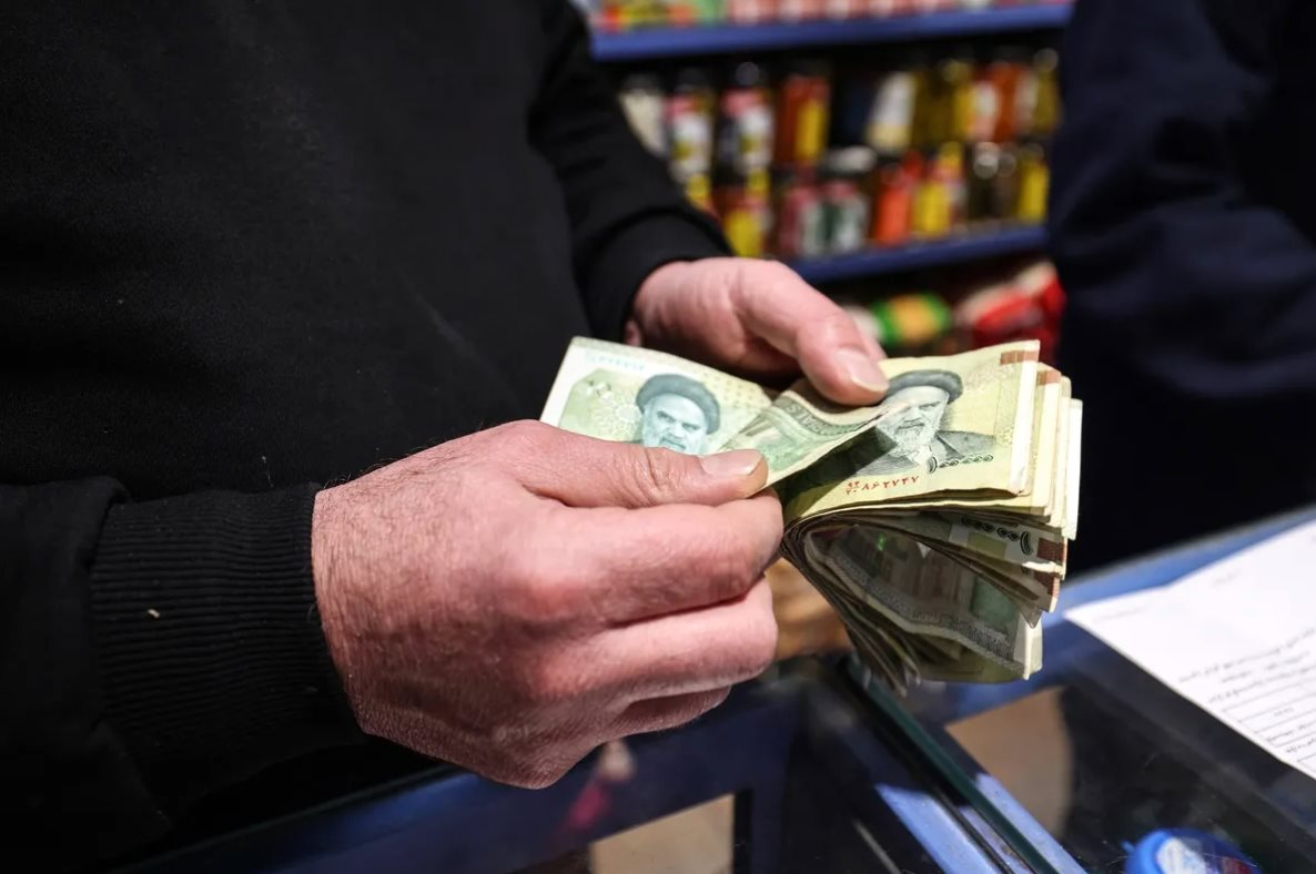 1 USD đổi được 1,4 triệu, lạm phát tăng vọt hơn 40%, người dân phẫn nộ: Chuyện gì đang xảy ra ở quốc gia quan trọng của BRICS? - Ảnh 1