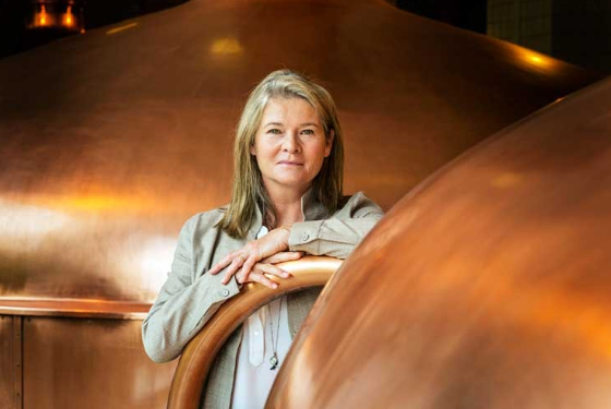 Ái nữ độc nhất nhà Heineken: Từ bà nội trợ nhút nhát, né tránh việc thừa kế bằng được đến nữ vương đế chế bia 15 tỷ USD - Ảnh 2