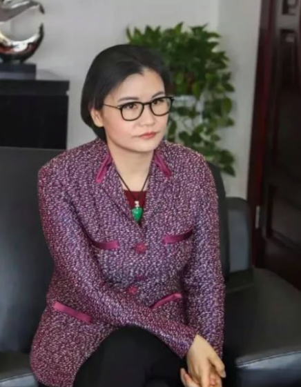 Từ bảo vệ công trường đến nữ tỷ phú tự thân giàu bậc nhất thế giới: Hành trình đánh bại nghịch cảnh để chạm đến 16 tỷ USD - Ảnh 2