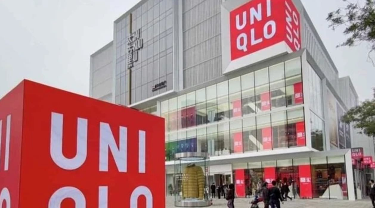 Vốn hoá công ty mẹ Uniqlo lần đầu tiên vượt mốc 20.000 tỷ yên - Ảnh 1