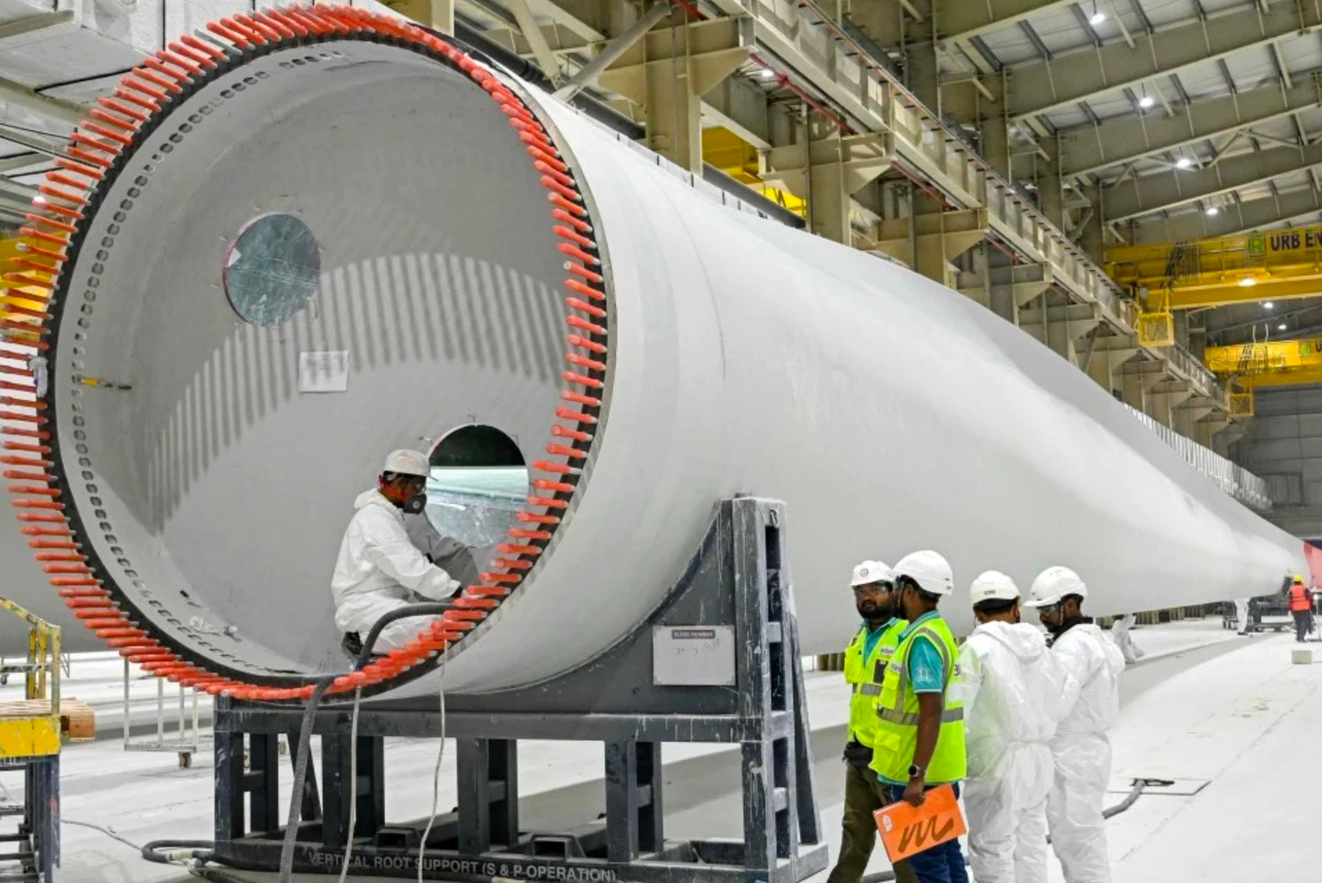 Thừa nhận thiếu vốn, chậm dự án, nền kinh tế tăng trưởng nhanh nhất thế giới bất ngờ mở toang cửa với Trung Quốc sau 5 năm mâu thuẫn căng thẳng - Ảnh 1