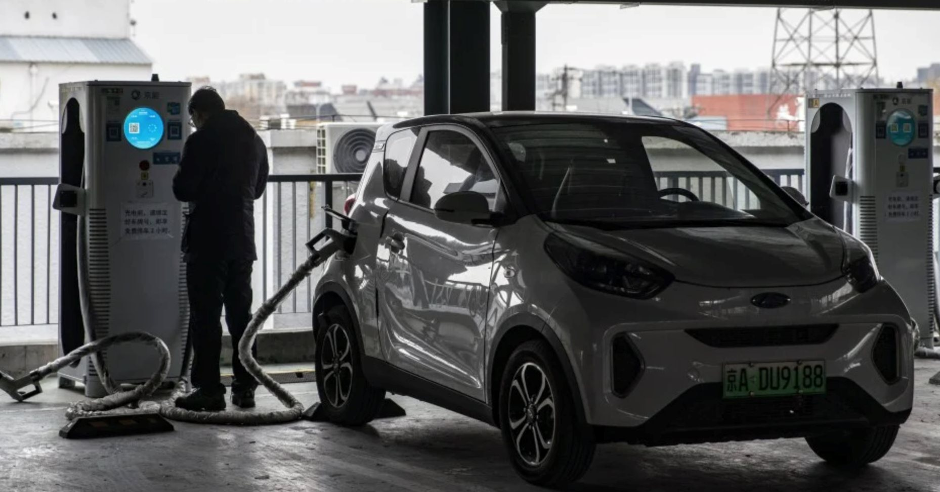 Tính toán chi phí sau 10 năm dùng xe điện: Thay pin hay mua mới xe xăng rẻ hơn? - Ảnh 2