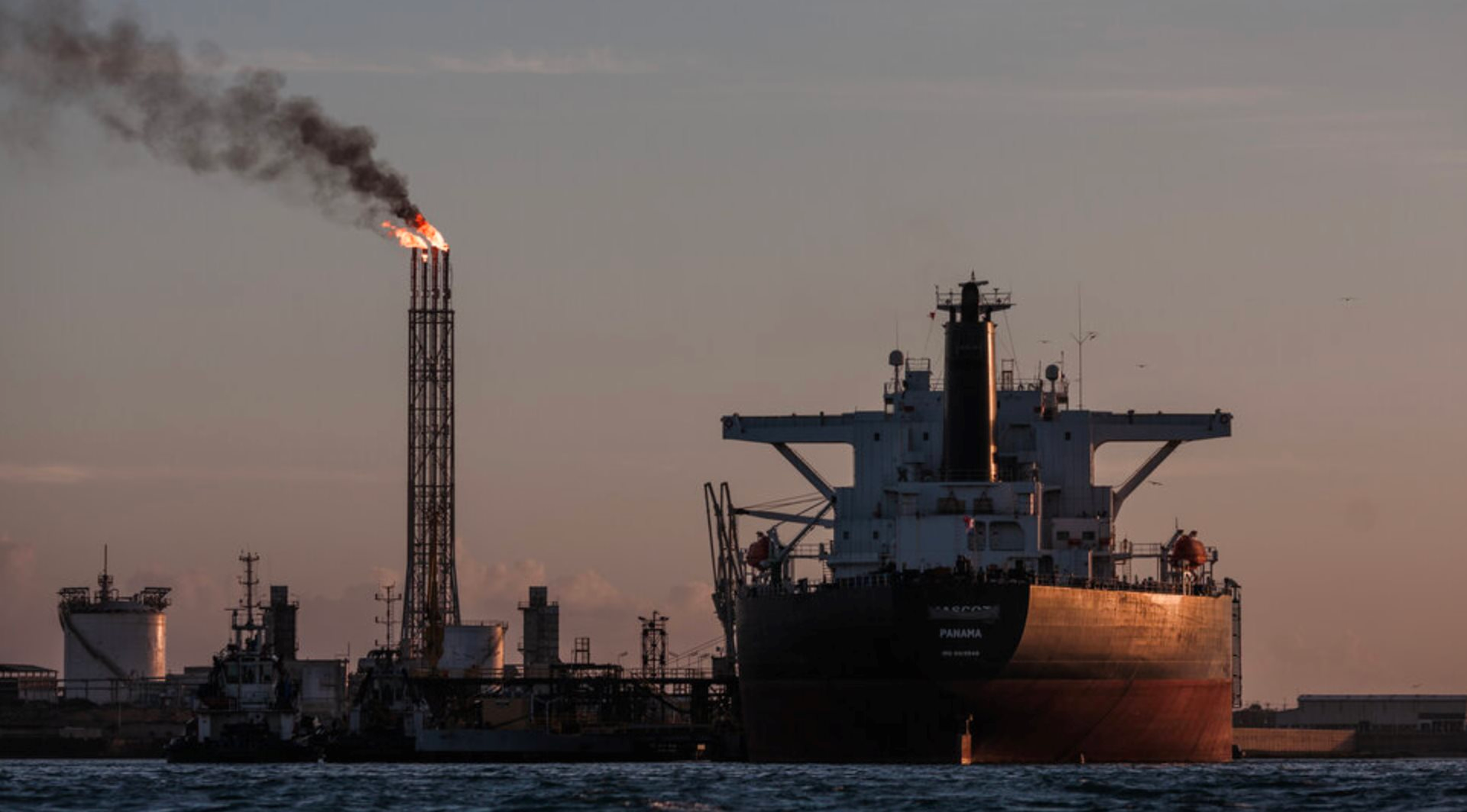 Mua khí đốt nhưng không trả tiền, Venezuela chật vật vì nợ 2 công ty châu Âu 6 tỷ USD - Ảnh 1