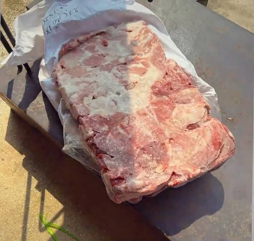 Cận cảnh kho hàng chứa 120 tấn thịt lợn bệnh bốc mùi của Công ty CP Đồ hộp Hạ Long - Ảnh 4