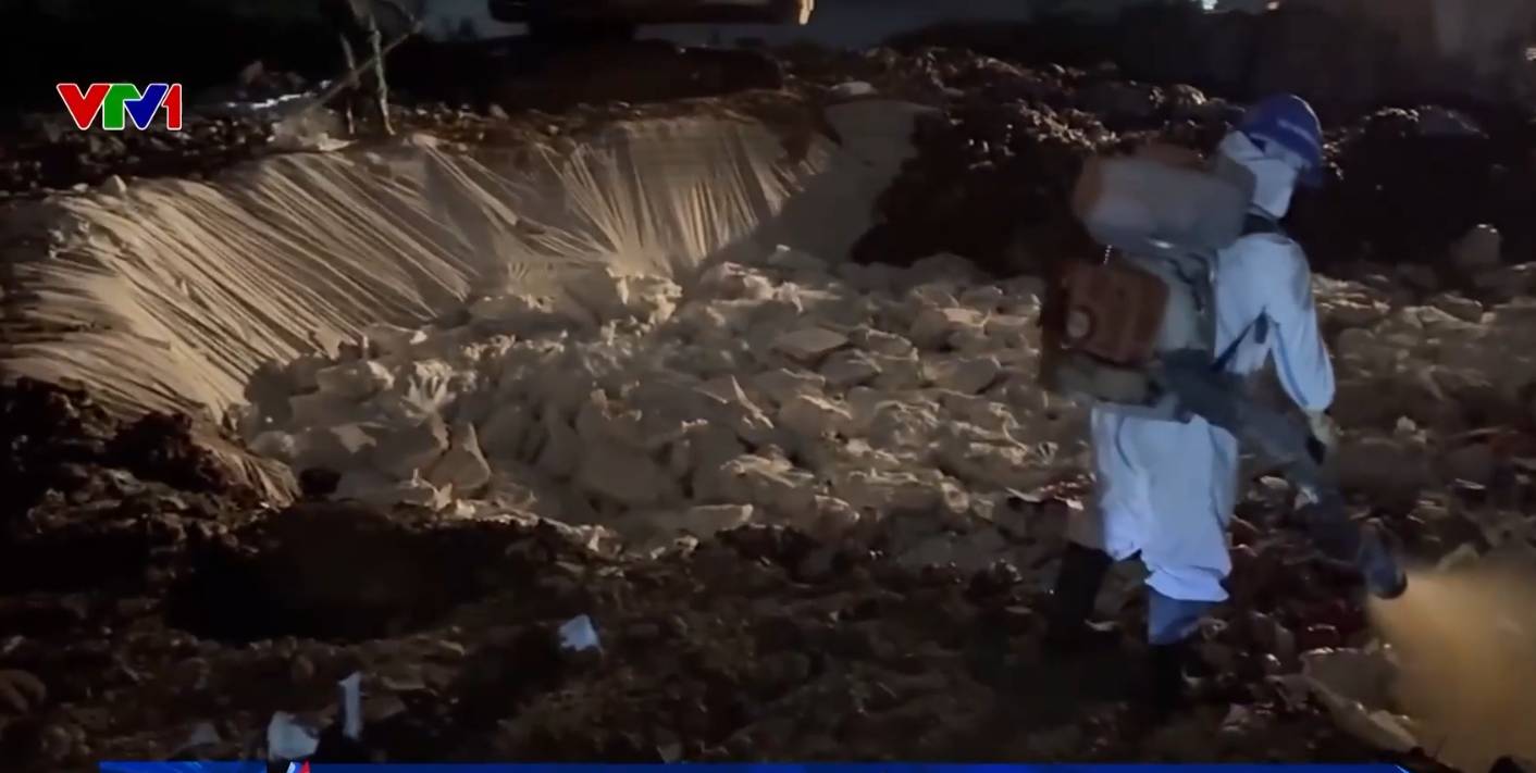 Cận cảnh kho hàng chứa 120 tấn thịt lợn bệnh bốc mùi của Công ty CP Đồ hộp Hạ Long - Ảnh 9