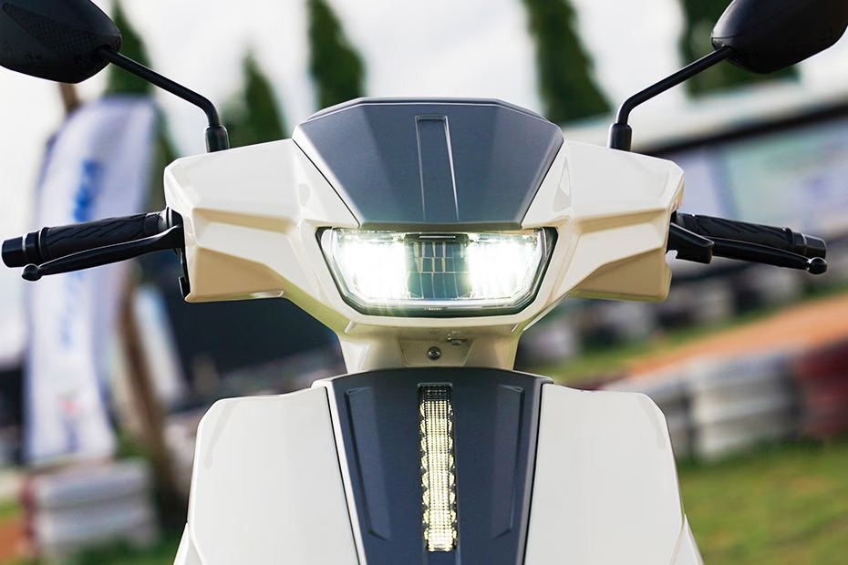 Suzuki e-Access - Xe máy điện giá quy đổi 55 triệu đồng, chạy 95 km/sạc liệu có về Việt Nam? - Ảnh 3