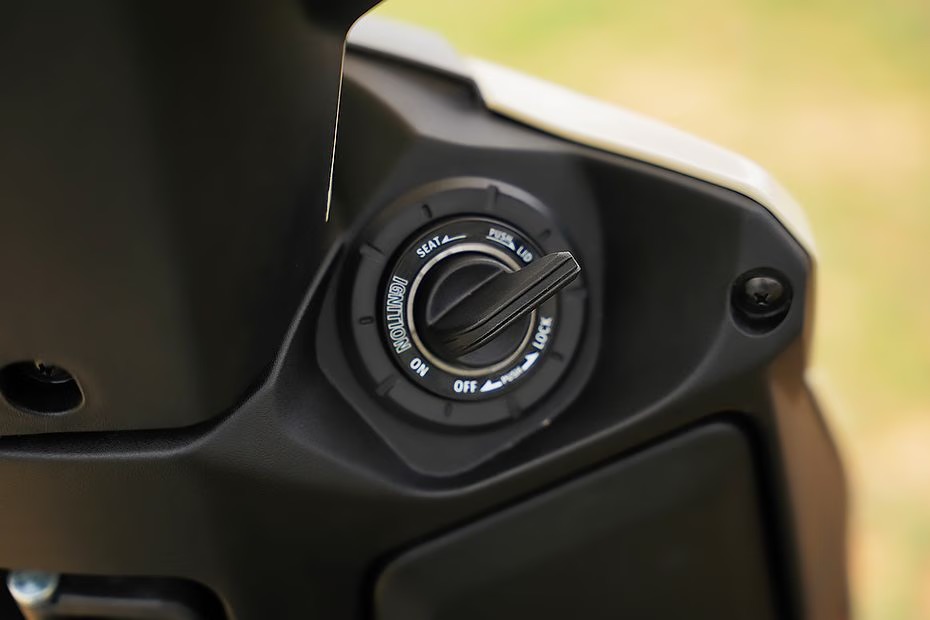 Suzuki e-Access - Xe máy điện giá quy đổi 55 triệu đồng, chạy 95 km/sạc liệu có về Việt Nam? - Ảnh 7