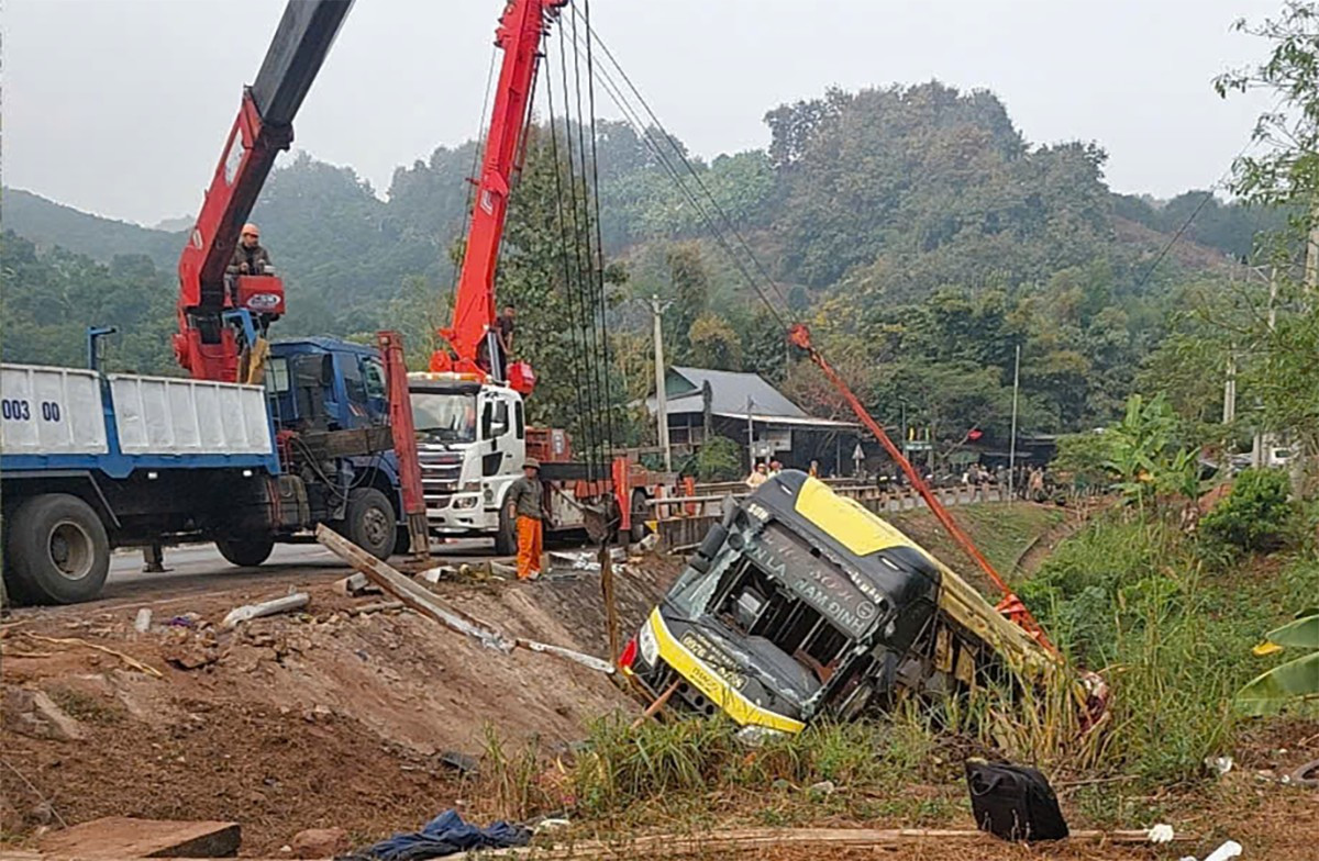 Động thái của Cục Đường bộ về đề xuất cấm xe khách 2 tầng chạy đường miền núi - Ảnh 1