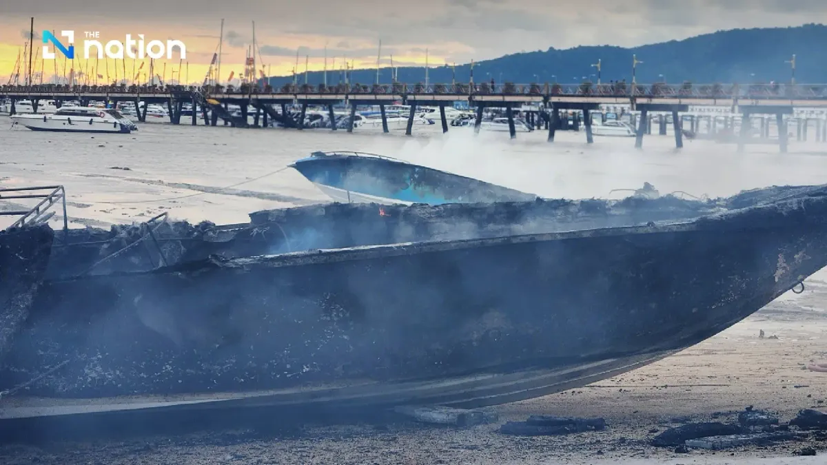 Hơn 20 tàu cao tốc bị thiêu rụi trong vụ hỏa hoạn tại Thái Lan - Ảnh 2