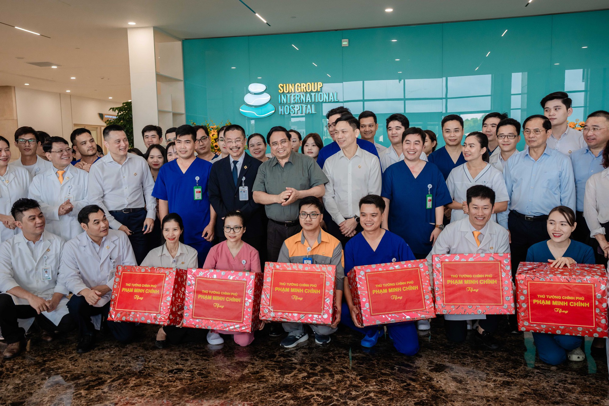 Thủ tướng đề nghị phát huy tinh thần "chỉ bàn làm, không bàn lùi" tại các dự án phục vụ APEC - Ảnh 19