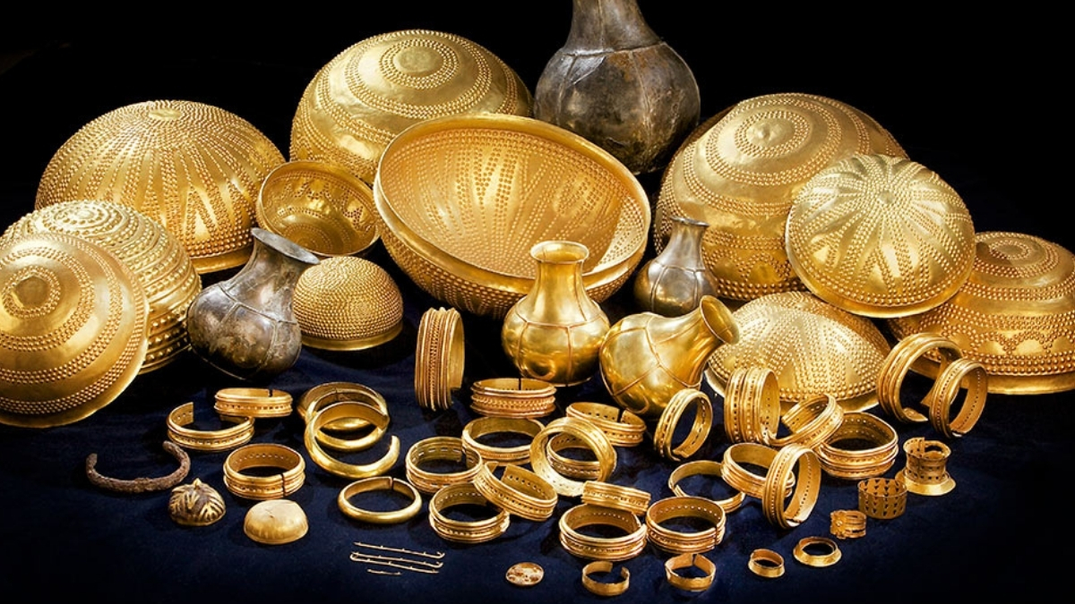 Phát hiện kim loại lạ đến từ bên ngoài hành tinh bên trong kho báu 3.000 năm tuổi - Ảnh 1