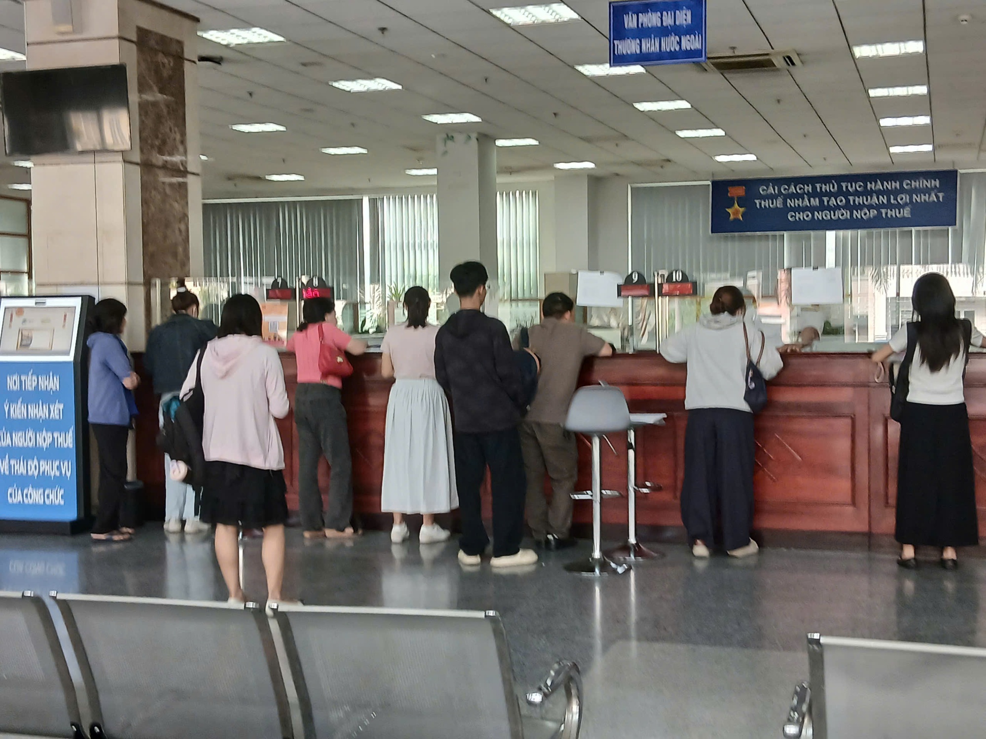 3.225 doanh nghiệp ở TPHCM nợ thuế 9.715 tỉ đồng - Ảnh 1