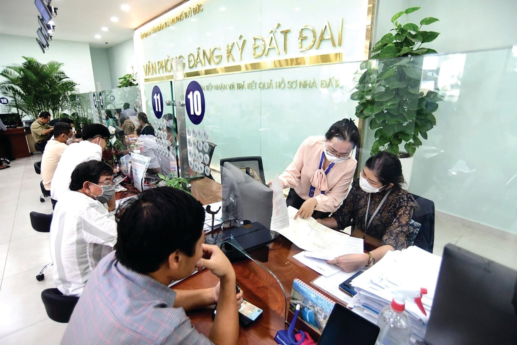 Người Việt Nam mất 30 năm thu nhập mới mua được nhà, liệu thuế mới có thay đổi điều này? - Ảnh 2