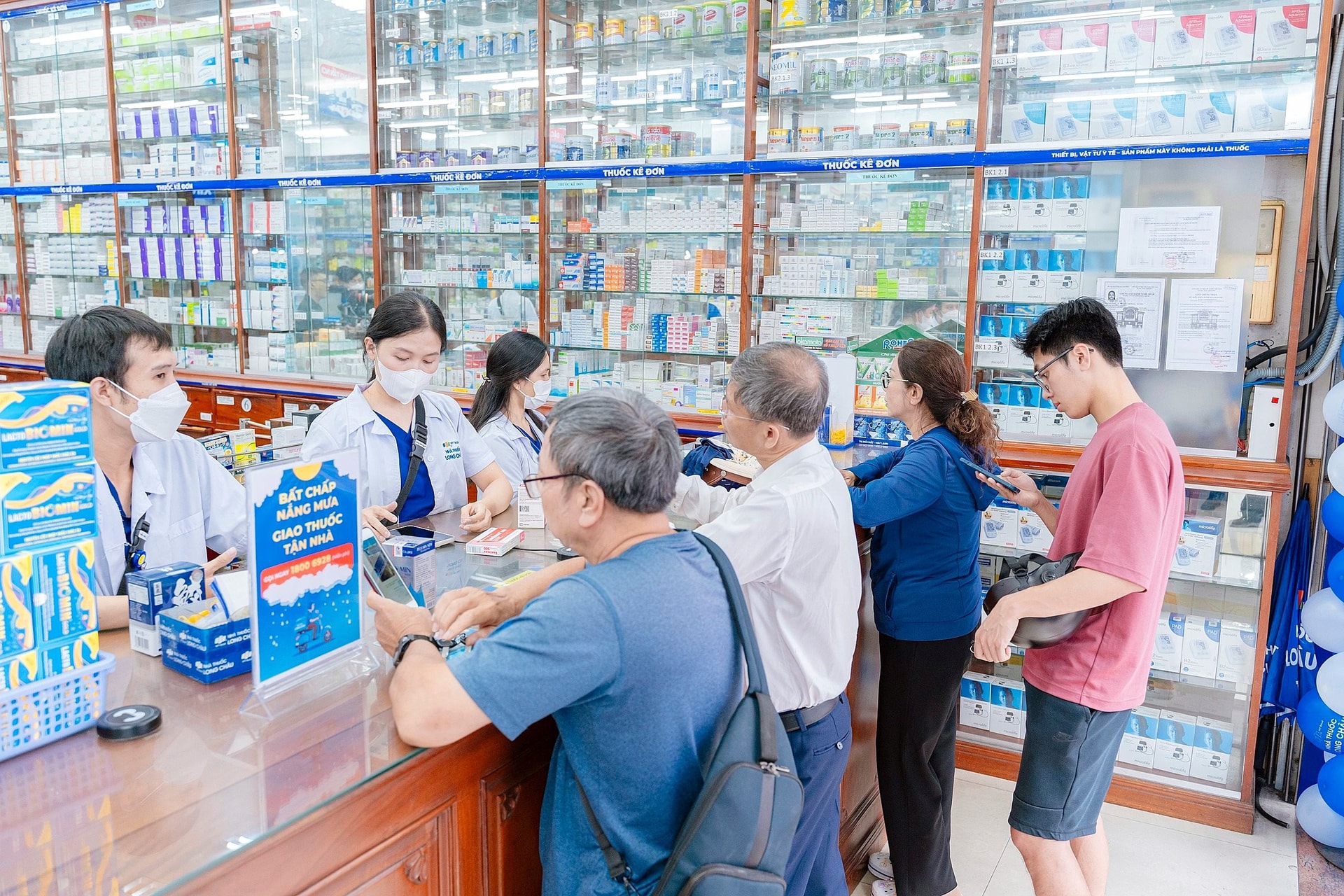 FPT Retail hé lộ "quân bài tẩy" giúp Long Châu thu về 1,3 tỷ USD, tiếp tục tham vọng mở mới 400-500 cửa hàng - Ảnh 1