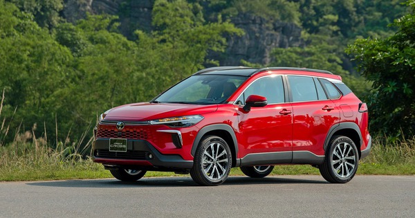 Loạt xe hybrid của một hãng xe Nhật Bản bất ngờ giảm giá mạnh - có mẫu tới 200 triệu đồng