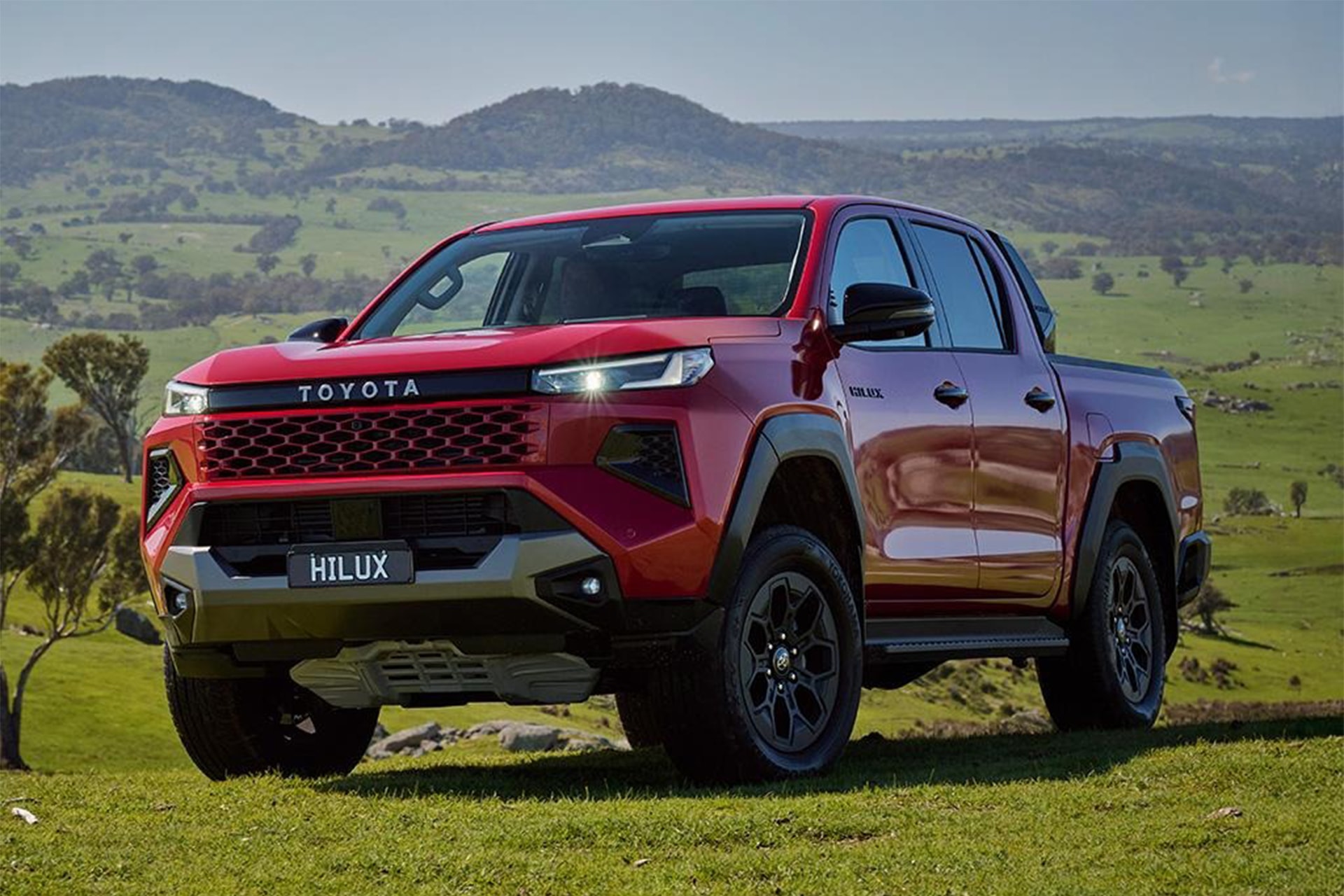 Toyota Hilux 2026 công bố giá từ 632-903 triệu đồng - có đủ sức lật đổ 'ngôi vương' của Ford Ranger - Ảnh 1