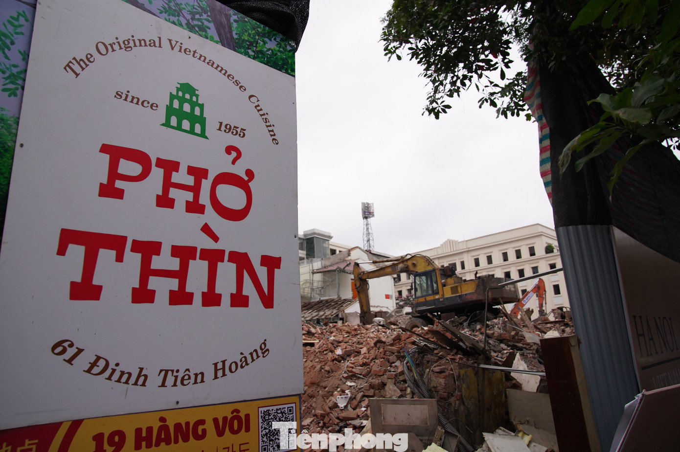 Đồng loạt phá dỡ mặt bằng làm dự án Quảng trường – Công viên phía Đông hồ Hoàn Kiếm - Ảnh 1
