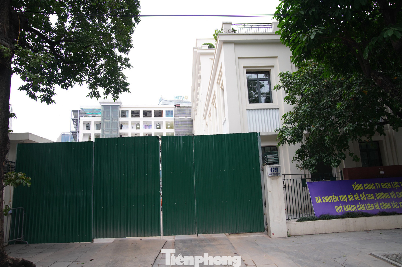 Đồng loạt phá dỡ mặt bằng làm dự án Quảng trường – Công viên phía Đông hồ Hoàn Kiếm - Ảnh 7