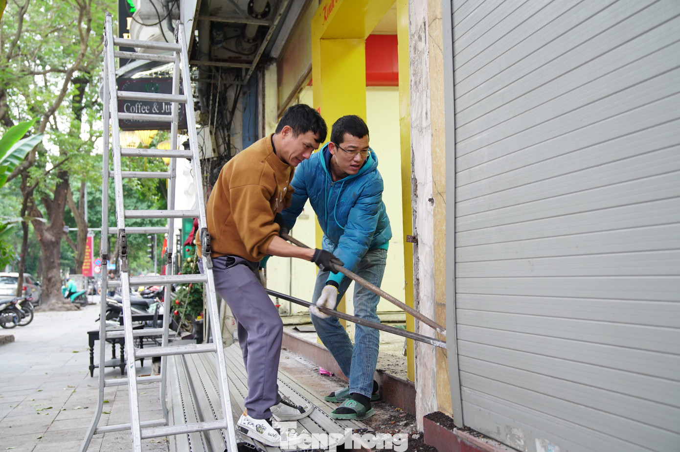 Đồng loạt phá dỡ mặt bằng làm dự án Quảng trường – Công viên phía Đông hồ Hoàn Kiếm - Ảnh 16