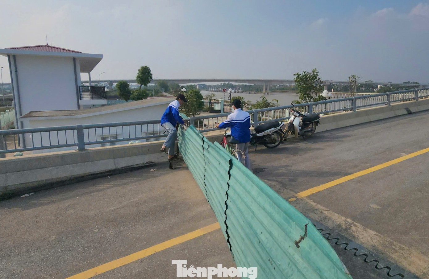 Thanh Hóa thúc đẩy đưa công trình cầu cống thủy lợi 'khủng' vào vận hành trước Tết - Ảnh 3