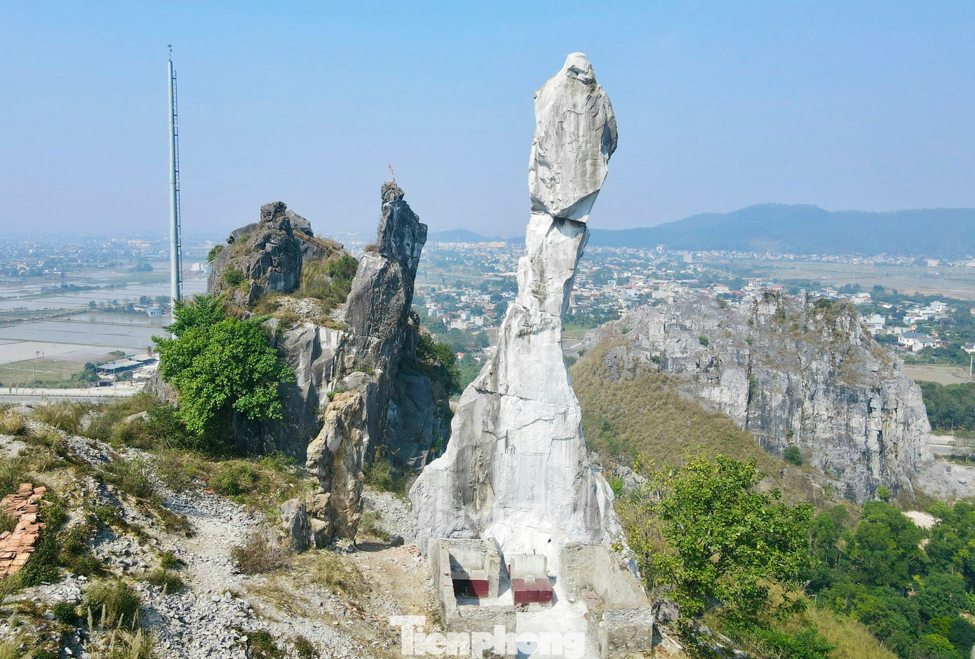 Chủ đầu tư nói về diện mạo ‘sáng trắng’ của hòn Vọng Phu sau khi gia cố 17 tỷ đồng - Ảnh 1