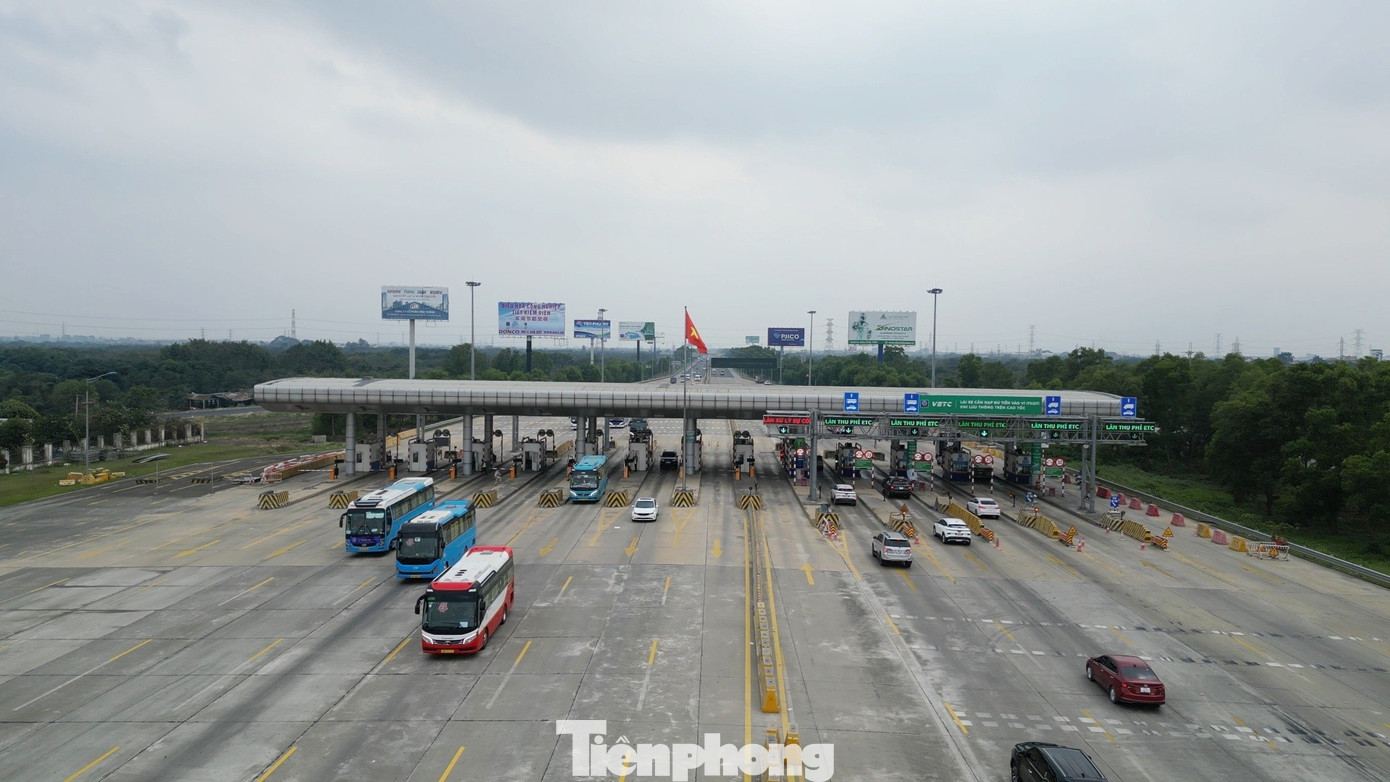 Cận cảnh cao tốc Hà Nội - Hải Phòng vừa được đề xuất mở rộng 10 làn xe - Ảnh 2