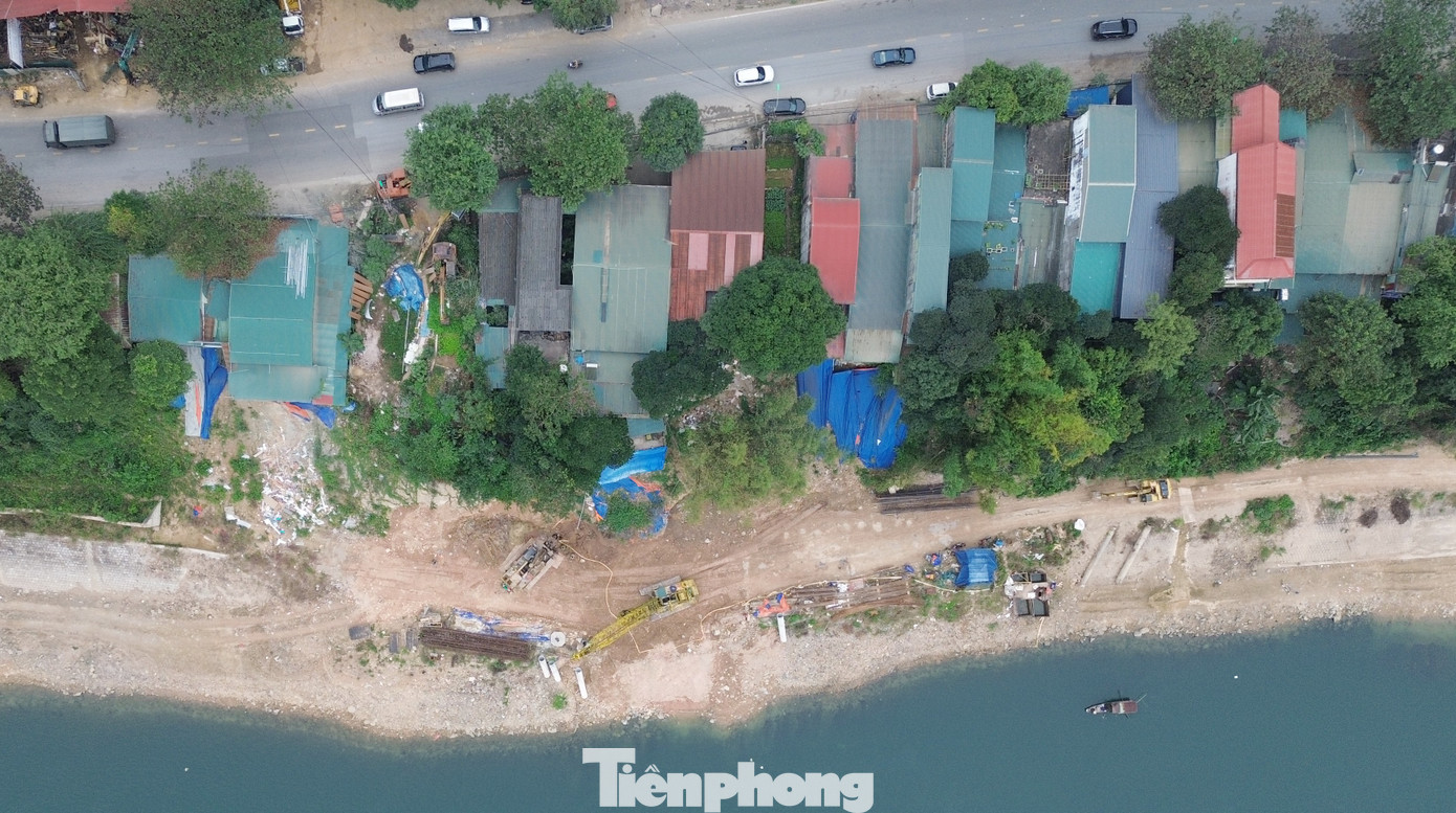 Dự án kè sông Đà gần 500 tỉ đồng chậm tiến độ - Ảnh 2