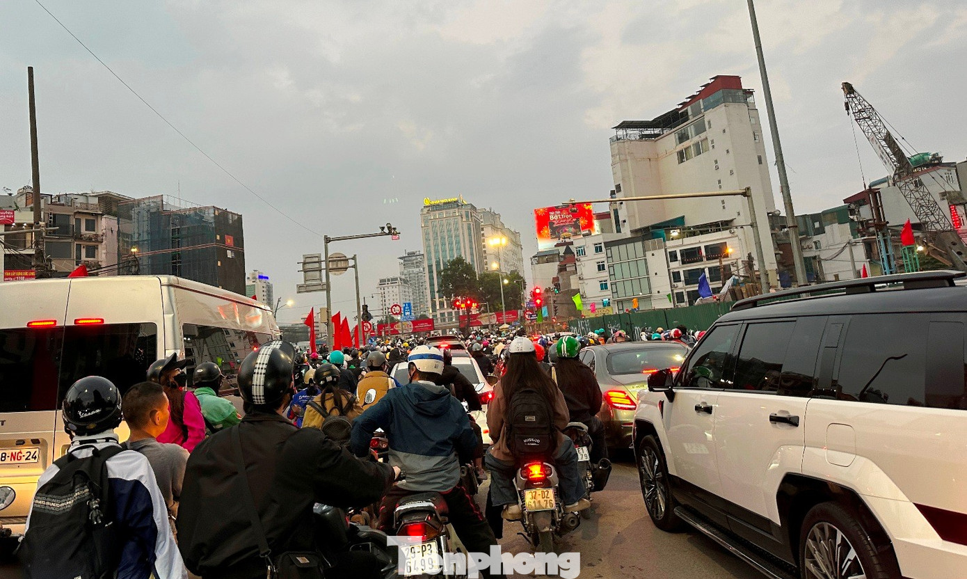 Hà Nội: Cận cảnh vị trí xây 2 cầu vượt lớn ở Vành đai 1 - Ảnh 4