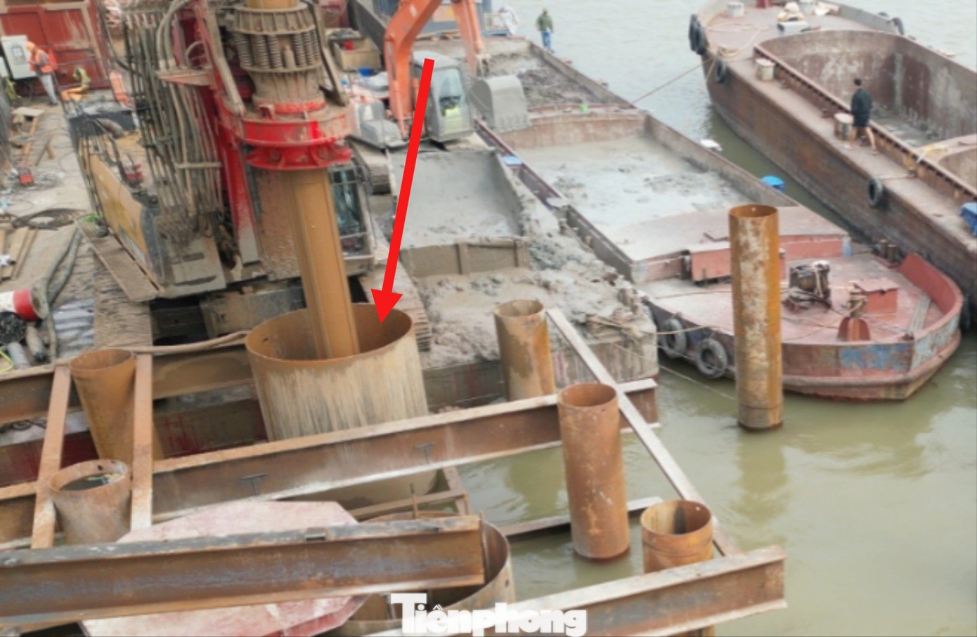 Cầu Ngọc Hồi nối Hà Nội với Hưng Yên tăng tốc thi công hai trụ cầu tháp dây văng - Ảnh 5