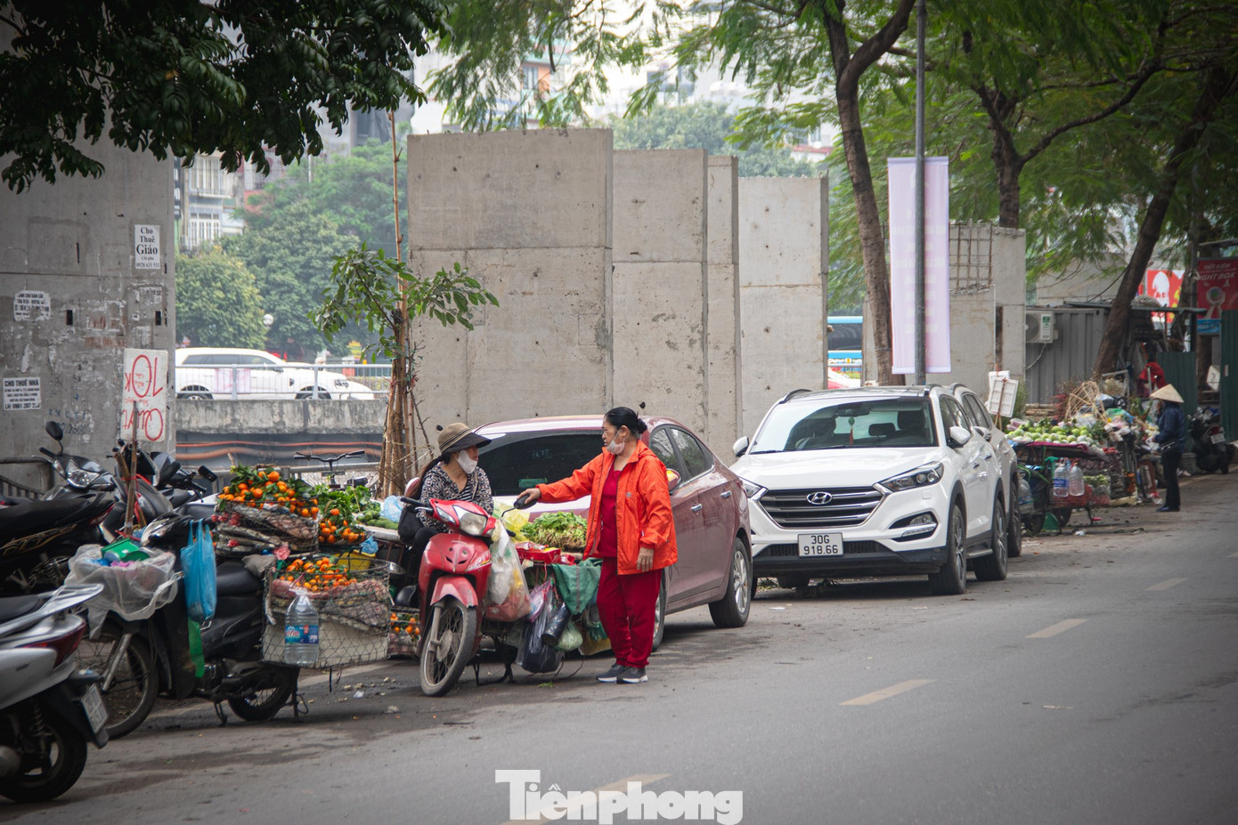 Phố Cầu Mới thông thoáng bất ngờ sau khi 'xóa sổ' chợ tự phát - Ảnh 11