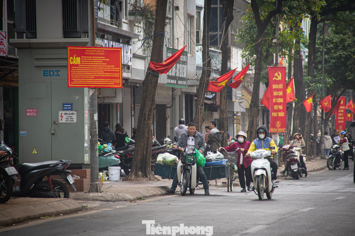 Phố Cầu Mới thông thoáng bất ngờ sau khi 'xóa sổ' chợ tự phát - Ảnh 2