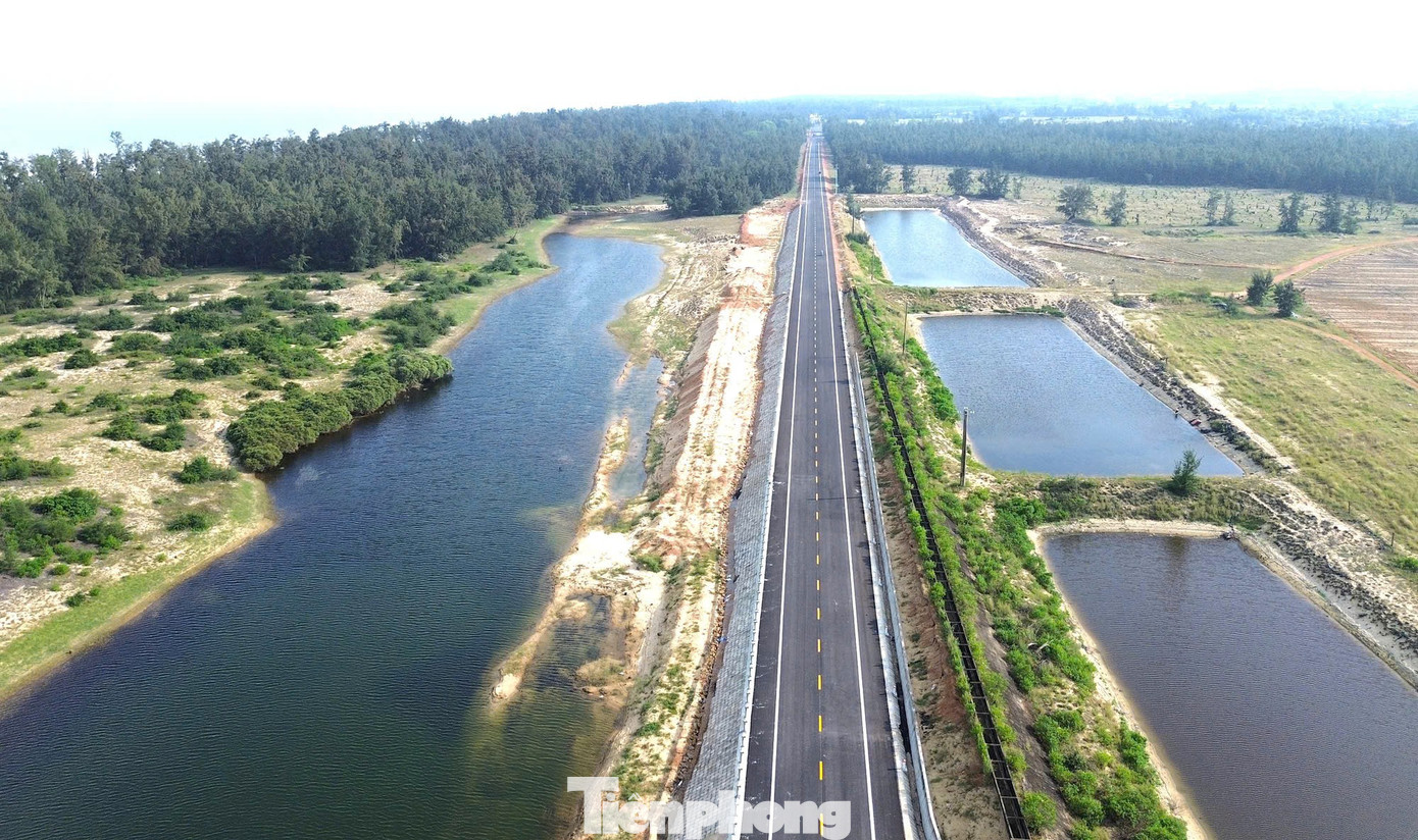 Ngắm cung đường ven biển băng qua rừng dương, cồn cát đẹp bậc nhất Quảng Ngãi - Ảnh 3