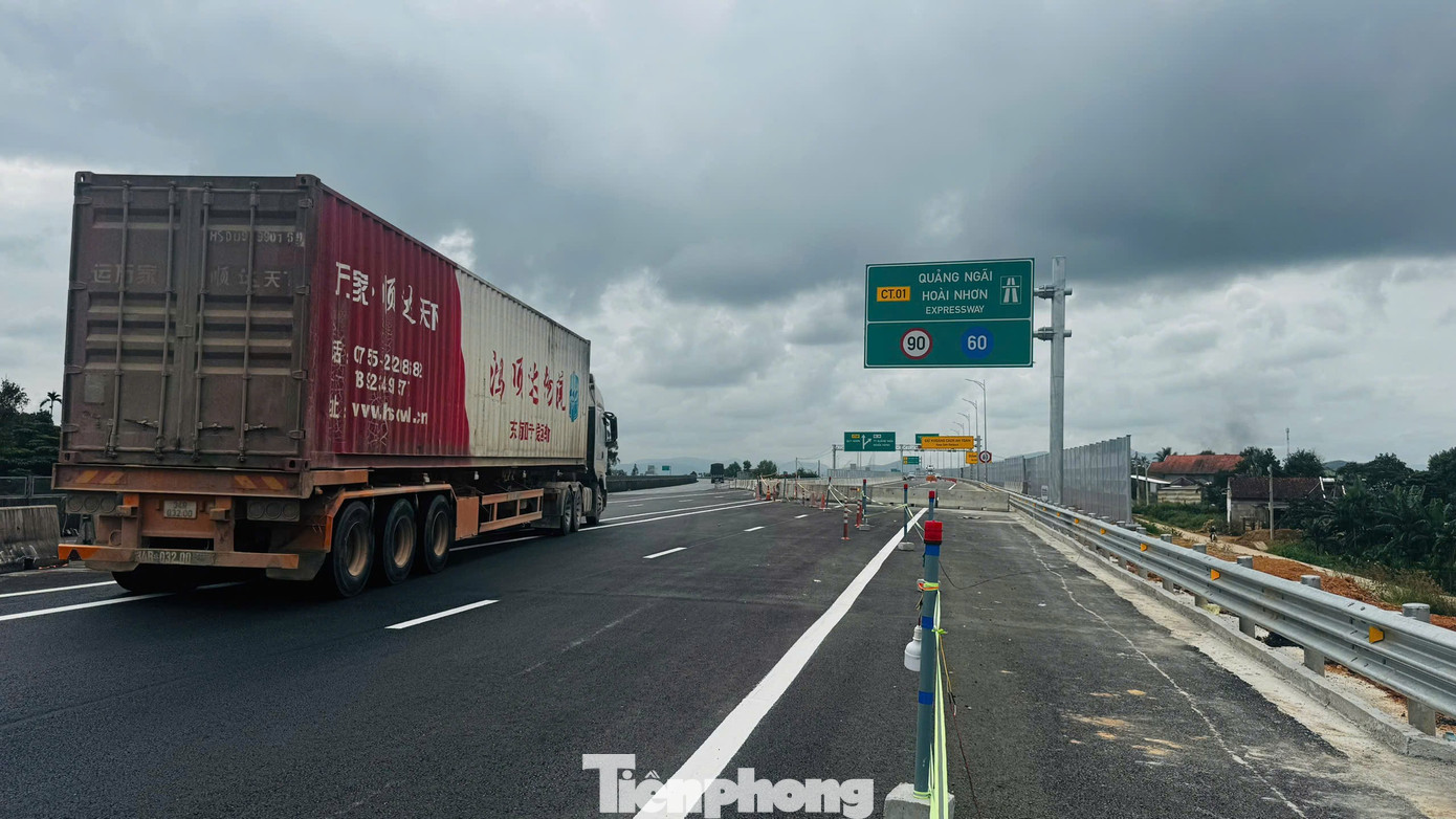 Cận cảnh điểm đấu nối cao tốc Quảng Ngãi - Hoài Nhơn với cao tốc Đà Nẵng - Quảng Ngãi - Ảnh 10