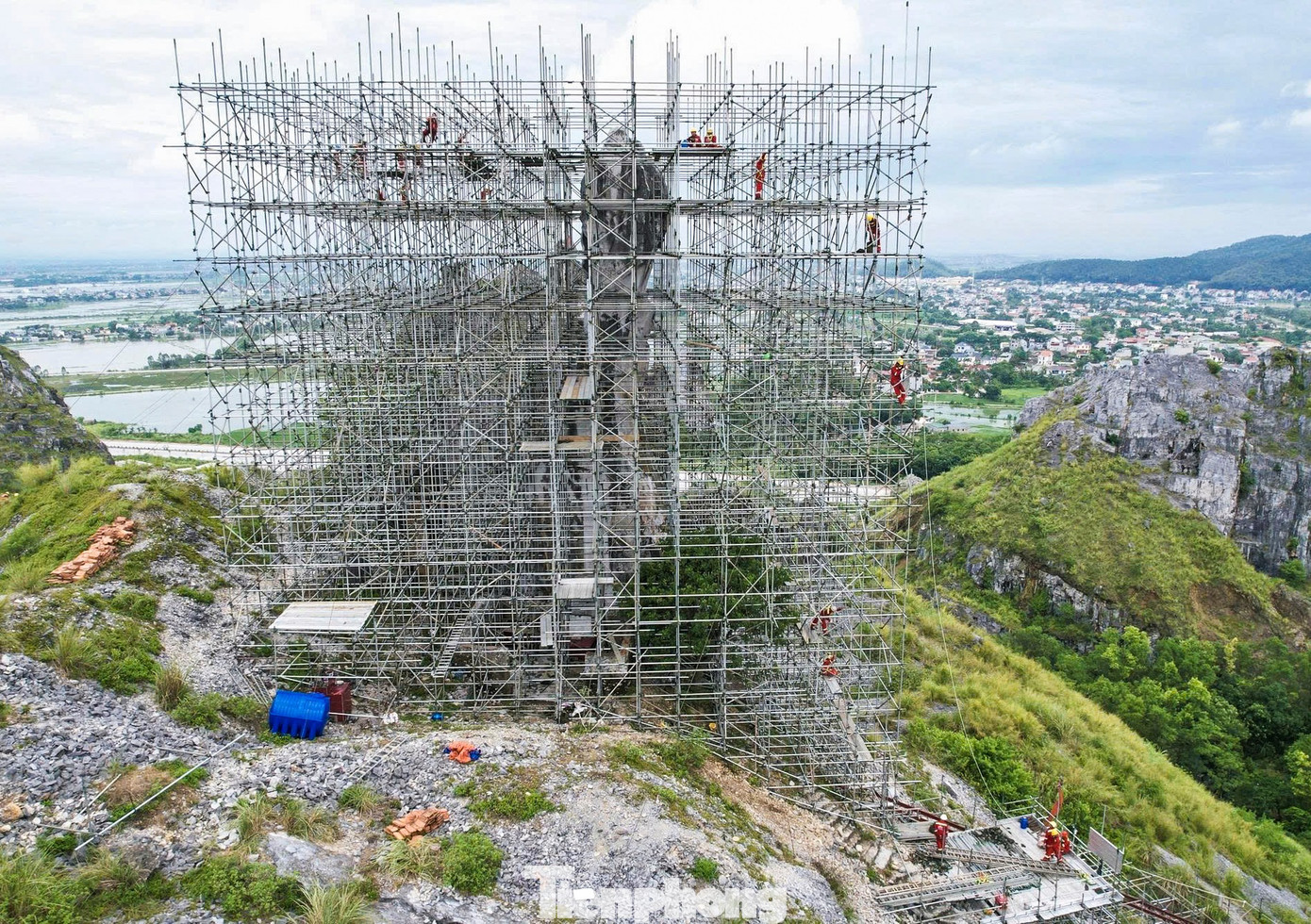 Chủ đầu tư nói về diện mạo ‘sáng trắng’ của hòn Vọng Phu sau khi gia cố 17 tỷ đồng - Ảnh 3