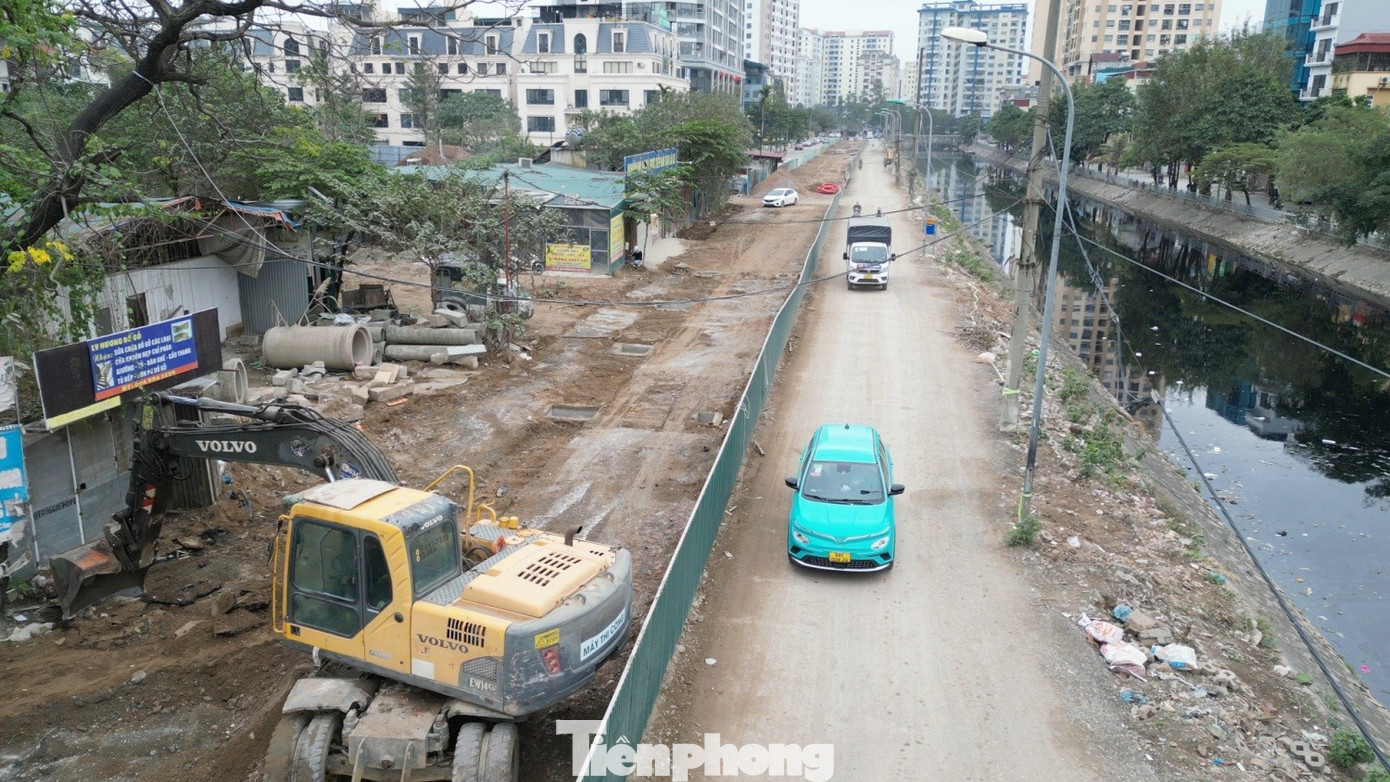 Hiện trạng sửa chữa tuyến đường nhiều 'ổ gà', 'ô trâu' nhất nội thành Hà Nội - Ảnh 4