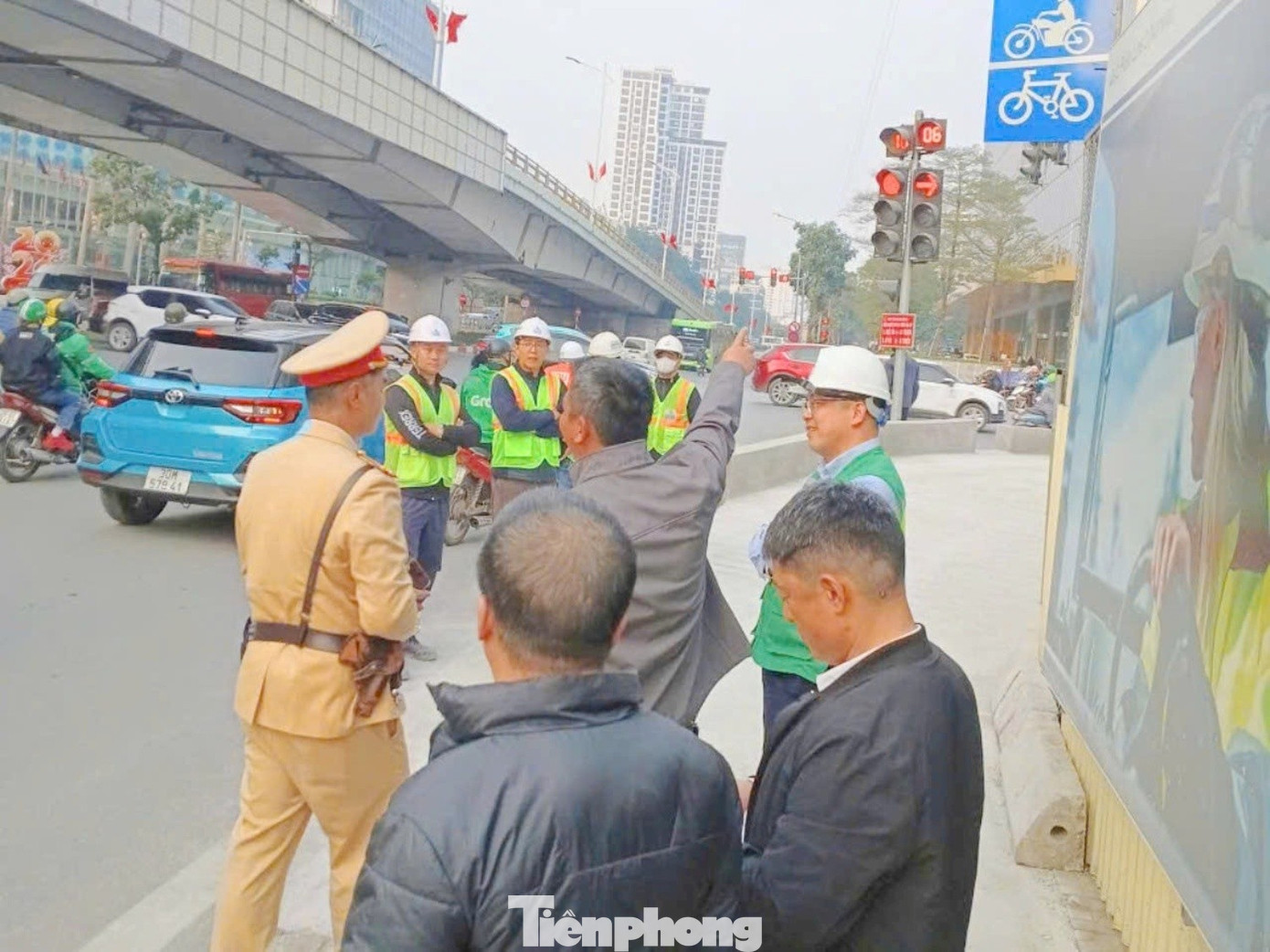 Hà Nội thu hẹp rào chắn dự án metro, mở rộng lòng đường phục vụ đi lại dịp Tết - Ảnh 4