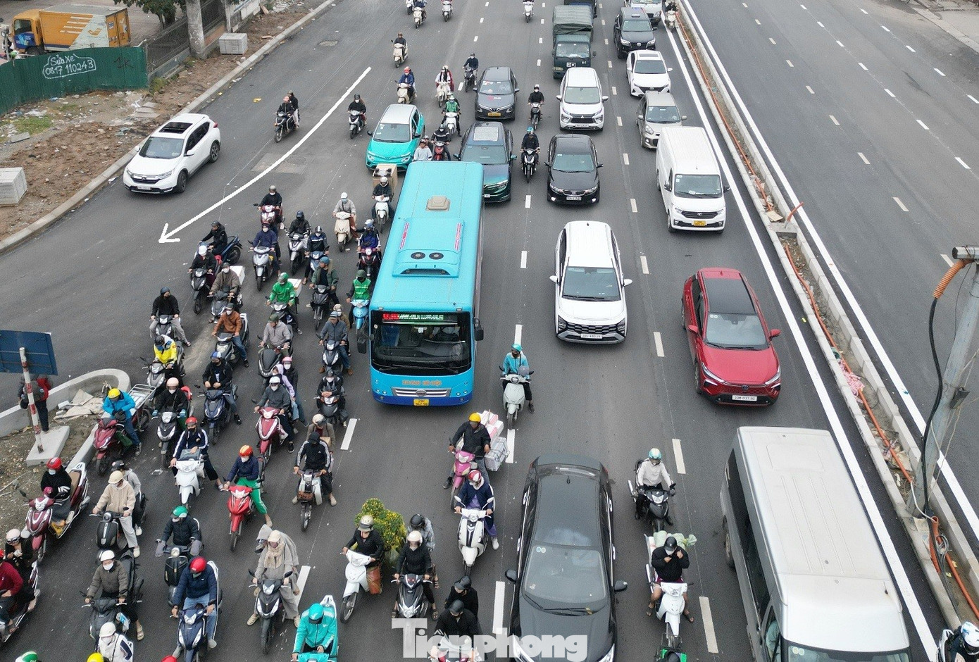 Dựng 3 đảo giao thông tại nút Giải Phóng – Kim Đồng để tổ chức lại giao thông - Ảnh 7