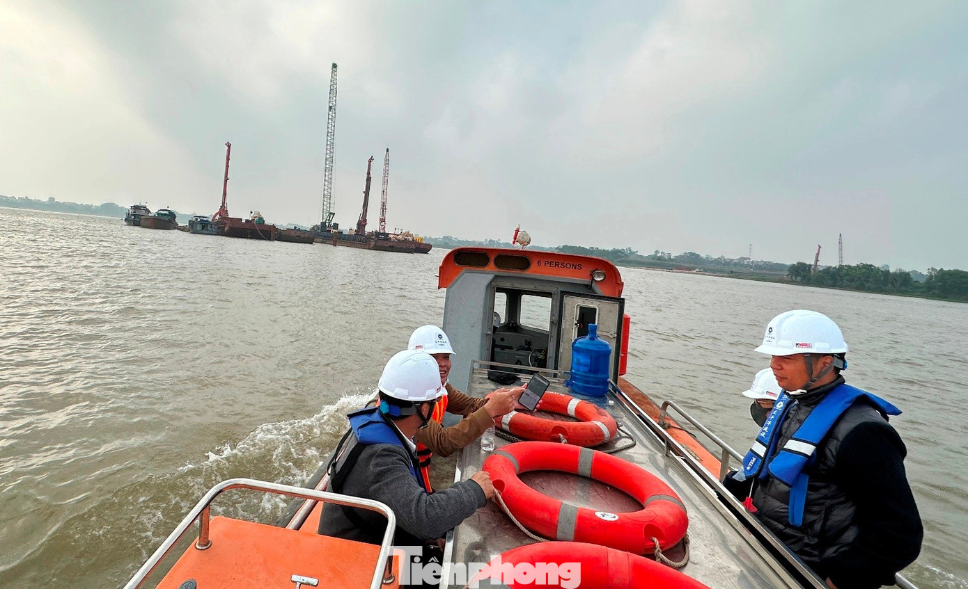 Cầu Ngọc Hồi nối Hà Nội với Hưng Yên tăng tốc thi công hai trụ cầu tháp dây văng - Ảnh 7