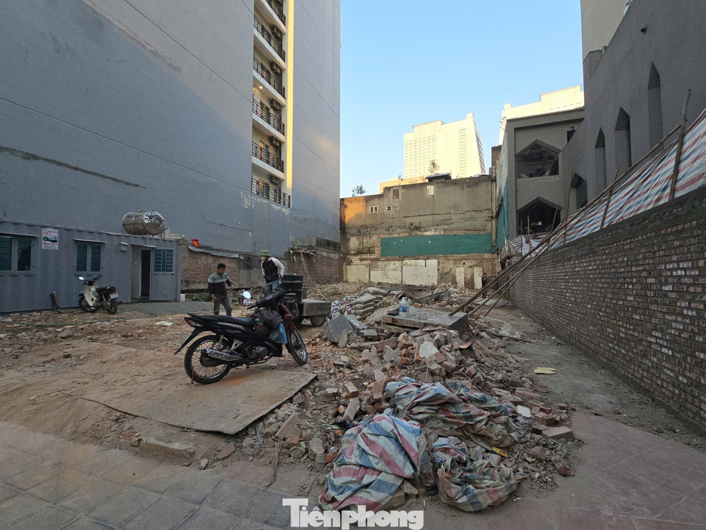 Biệt thự cổ Hà Nội bị phá dỡ xây cao ốc gây xôn xao - Ảnh 1